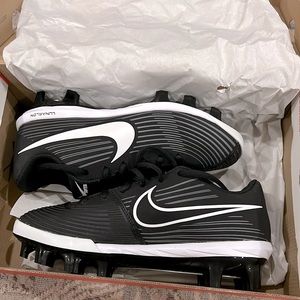 Nike softball mcs cleats -never worn